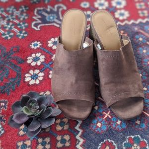 Universal Thread Sandals, Size 7